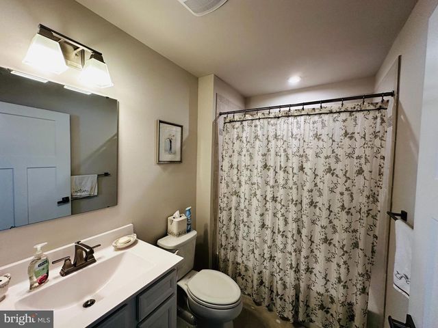 100 SENATORS WAY, Berlin, NJ 08009