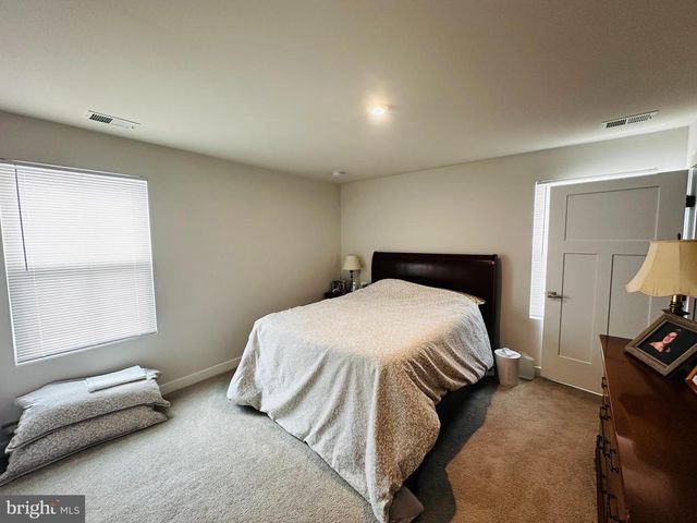 100 SENATORS WAY, Berlin, NJ 08009