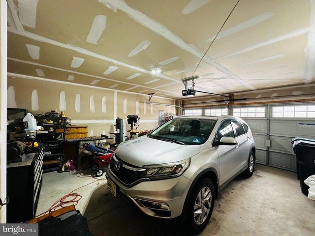 100 SENATORS WAY, Berlin, NJ 08009