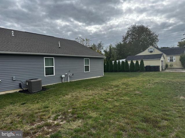 100 SENATORS WAY, Berlin, NJ 08009