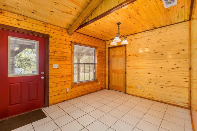 1152 Loving Road, Lufkin, TX 75901