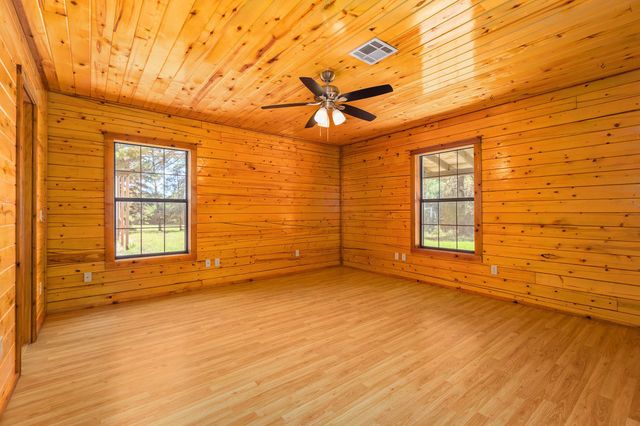 1152 Loving Road, Lufkin, TX 75901