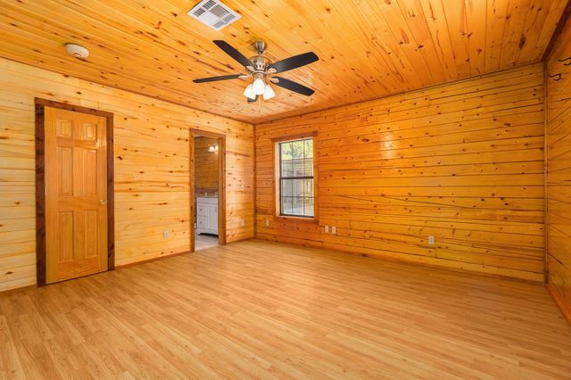 1152 Loving Road, Lufkin, TX 75901