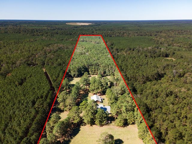 1152 Loving Road, Lufkin, TX 75901