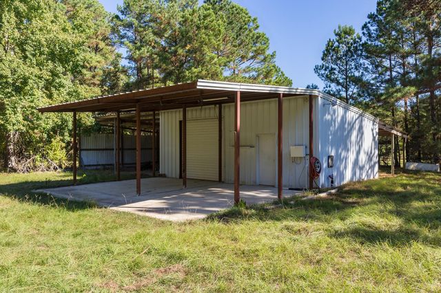 1152 Loving Road, Lufkin, TX 75901