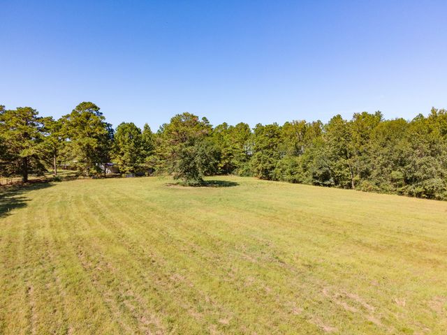 1152 Loving Road, Lufkin, TX 75901