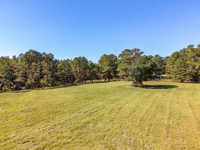 1152 Loving Road, Lufkin, TX 75901