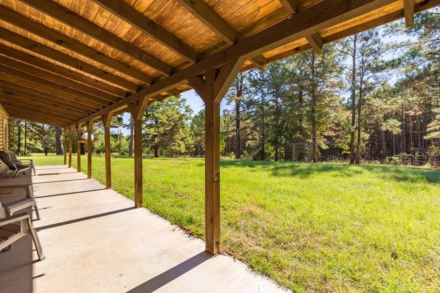 1152 Loving Road, Lufkin, TX 75901