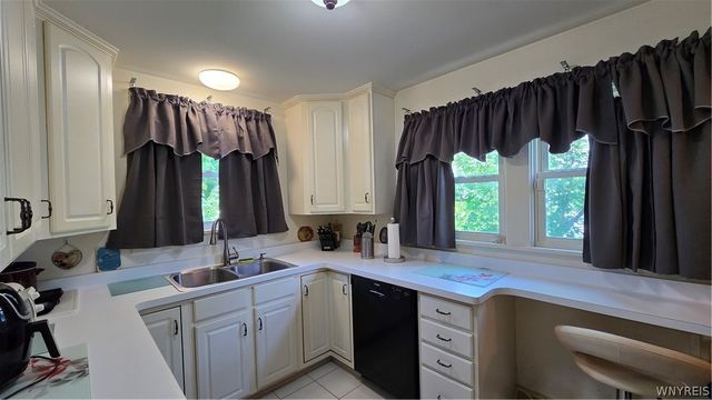 318 77th Street, Niagara Falls, NY 14304
