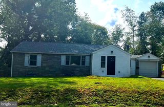 1043 THRUSH LN, Audubon, PA 19403