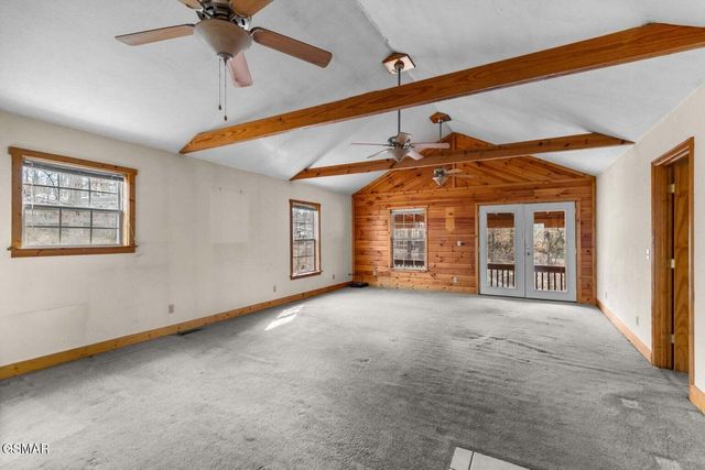 1027 Dean Circle, Dandridge, TN 37725