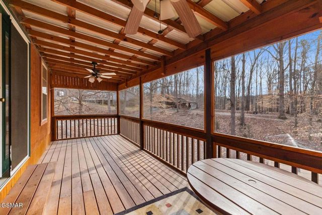 1027 Dean Circle, Dandridge, TN 37725