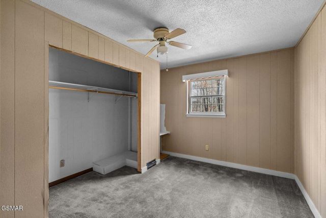 1027 Dean Circle, Dandridge, TN 37725