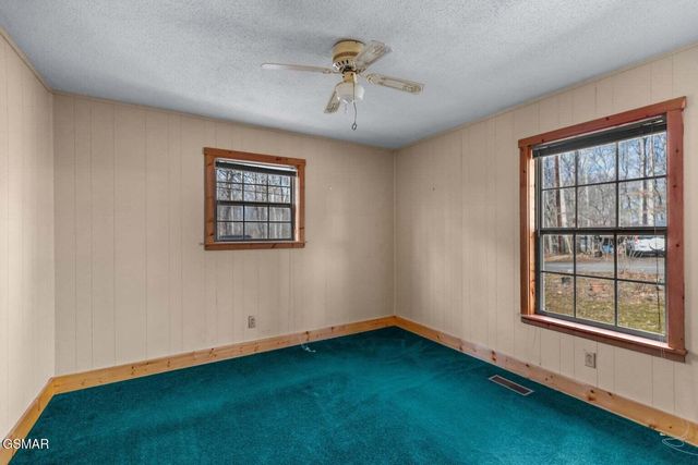 1027 Dean Circle, Dandridge, TN 37725