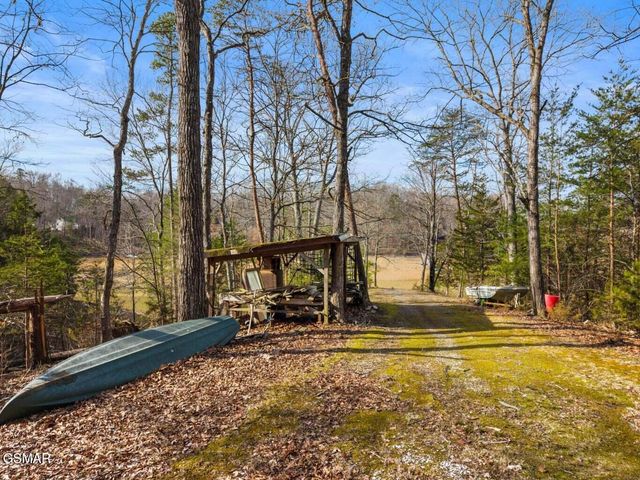 1027 Dean Circle, Dandridge, TN 37725
