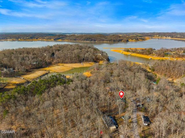 1027 Dean Circle, Dandridge, TN 37725