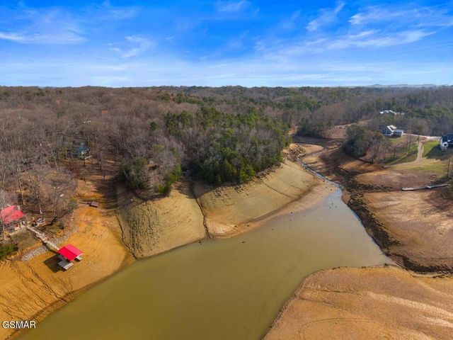 1027 Dean Circle, Dandridge, TN 37725