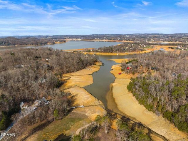 1027 Dean Circle, Dandridge, TN 37725