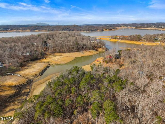 1027 Dean Circle, Dandridge, TN 37725