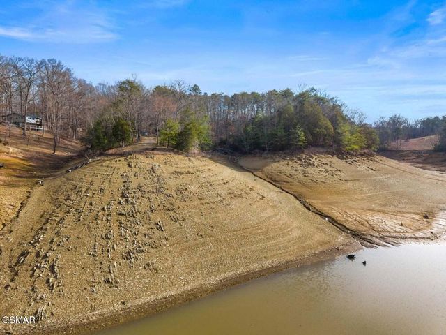 1027 Dean Circle, Dandridge, TN 37725