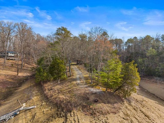 1027 Dean Circle, Dandridge, TN 37725