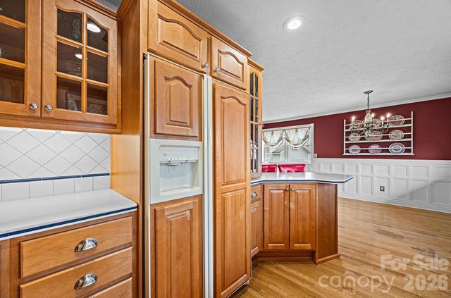 6773 Pinnacle Mountain Road, Zirconia, NC 28790