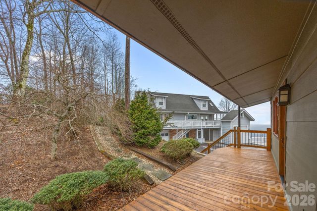 6773 Pinnacle Mountain Road, Zirconia, NC 28790