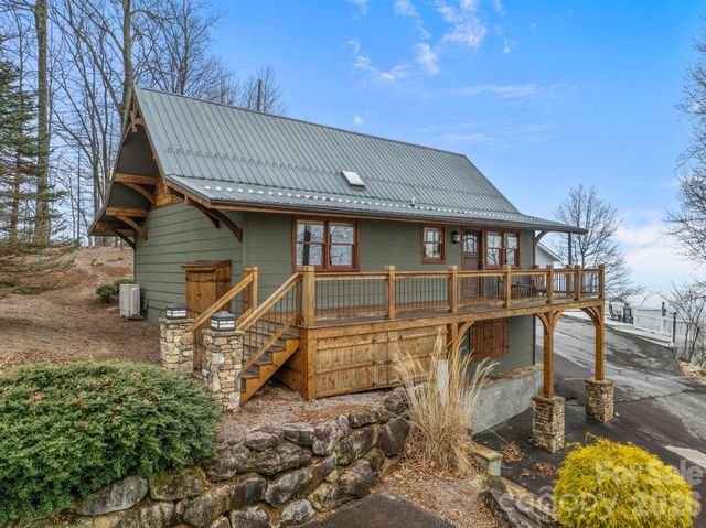 6773 Pinnacle Mountain Road, Zirconia, NC 28790