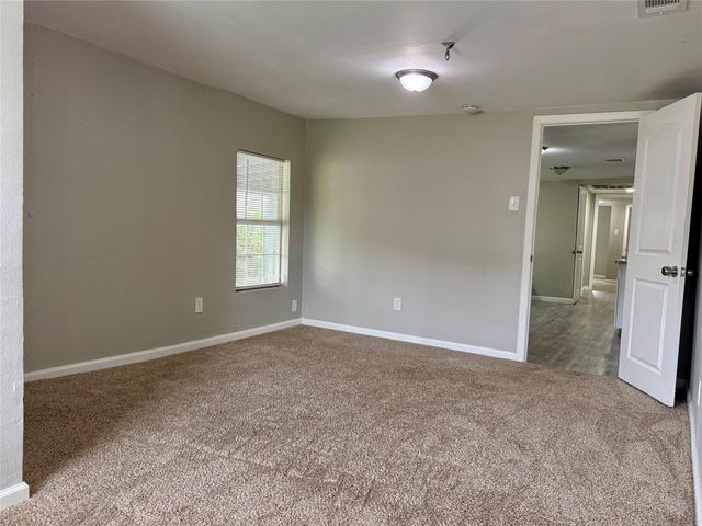 6905 Speaker Street, Hitchcock, TX 77563
