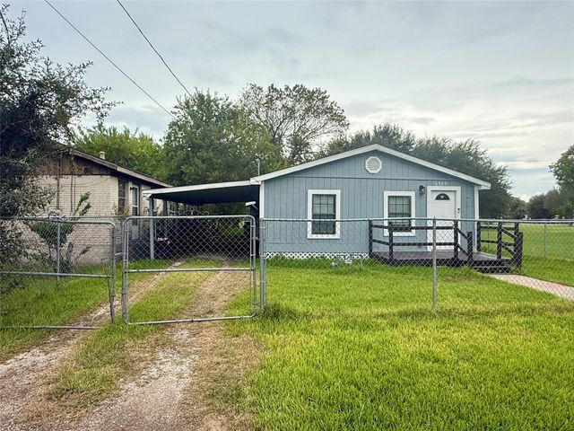 6905 Speaker Street, Hitchcock, TX 77563