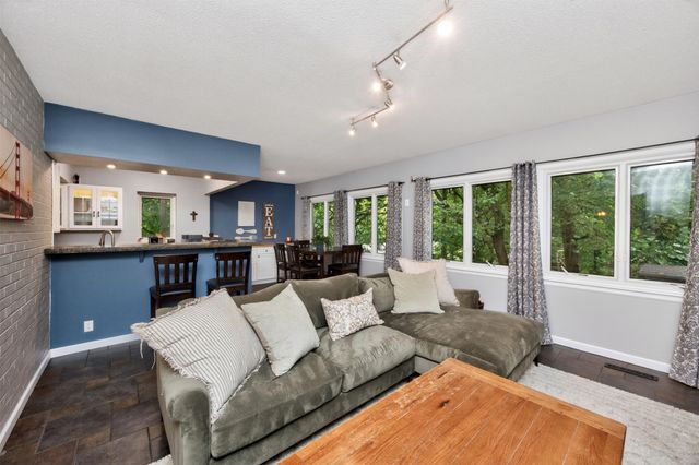4328 Ingersoll Avenue, Des Moines, IA 50312