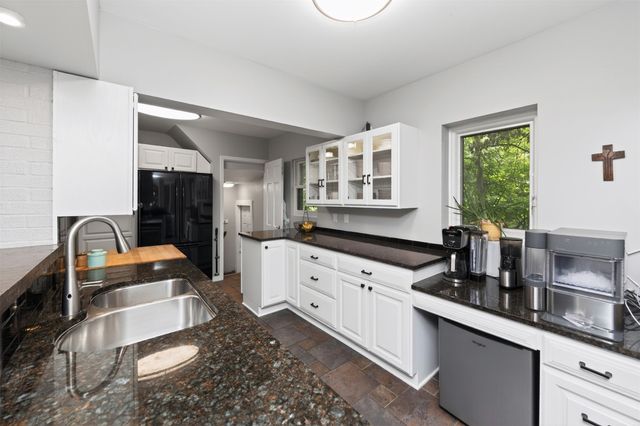 4328 Ingersoll Avenue, Des Moines, IA 50312