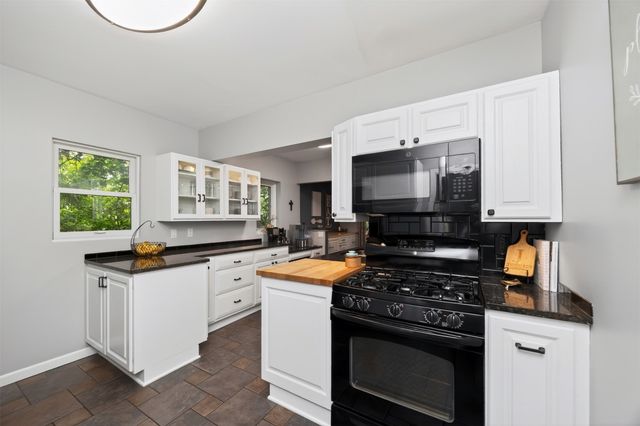 4328 Ingersoll Avenue, Des Moines, IA 50312