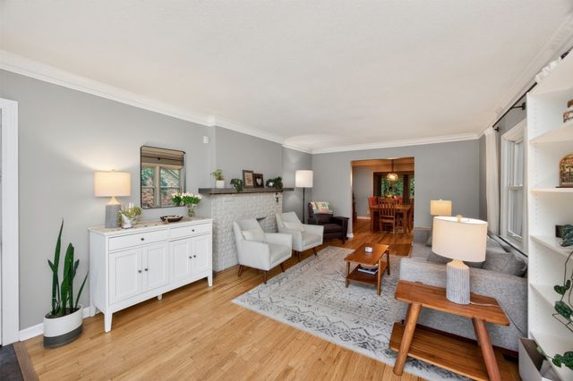 4328 Ingersoll Avenue, Des Moines, IA 50312
