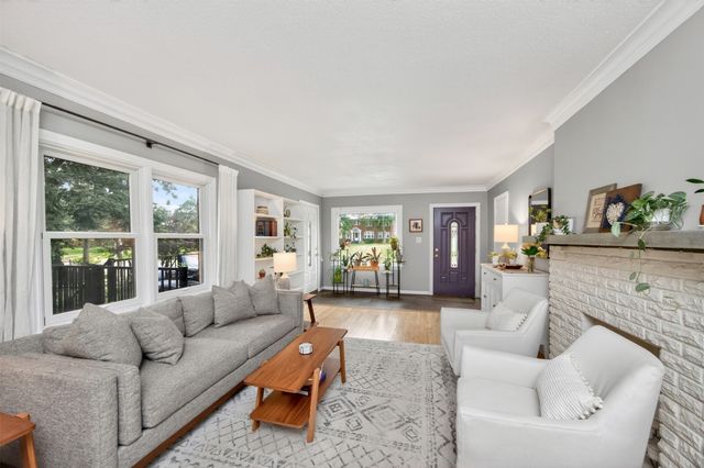 4328 Ingersoll Avenue, Des Moines, IA 50312