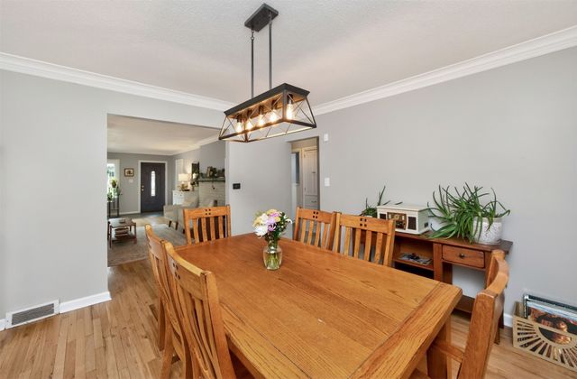 4328 Ingersoll Avenue, Des Moines, IA 50312