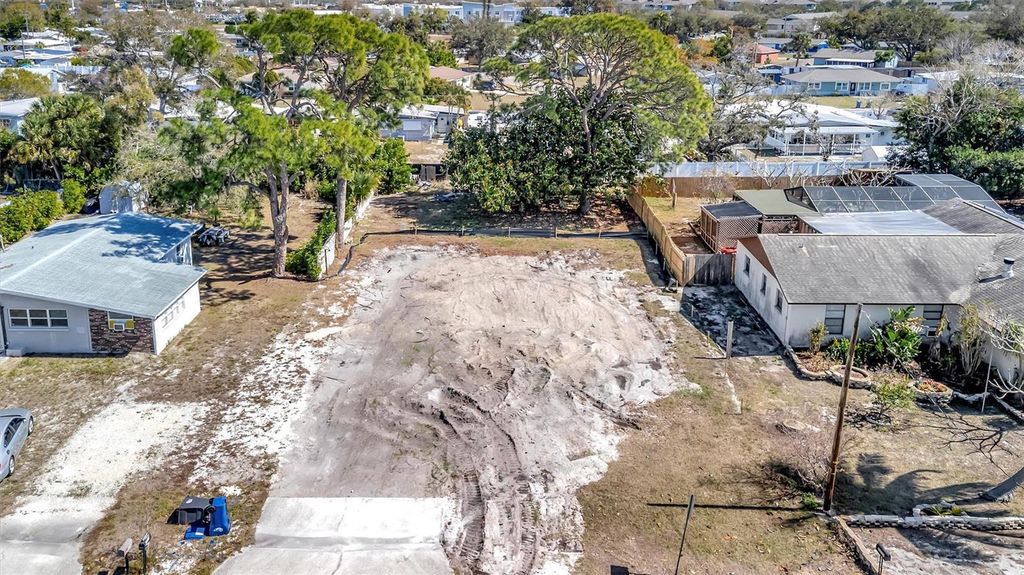 Image 10 of property listing at 4519 60TH STREET W, Bradenton, FL 34210