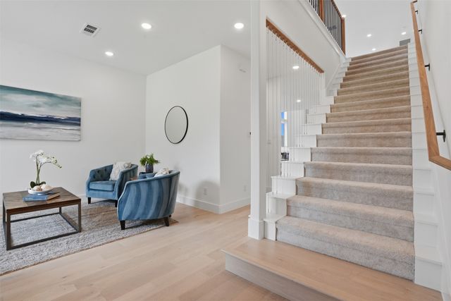 617 Parkview Avenue, Dallas, TX 75223