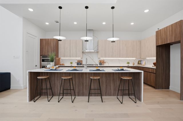 617 Parkview Avenue, Dallas, TX 75223