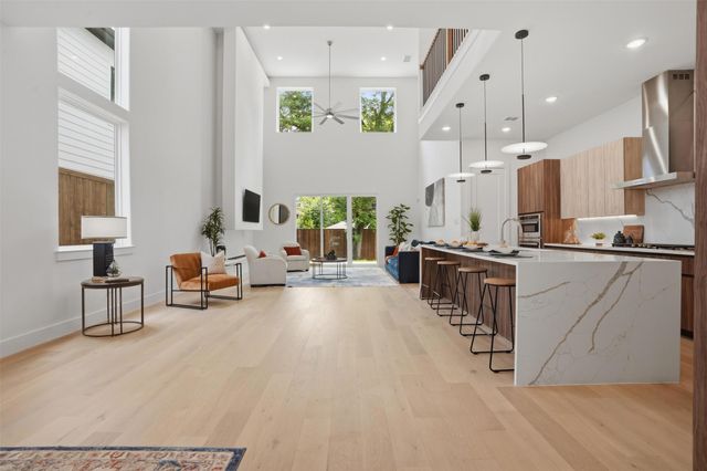 617 Parkview Avenue, Dallas, TX 75223