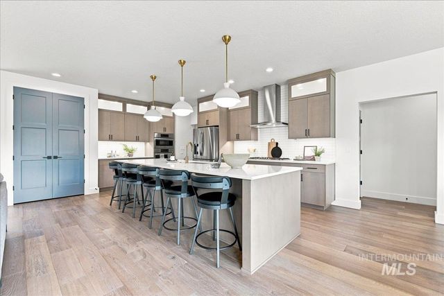 4601 E Copper Point Dr, Meridian, ID 83642