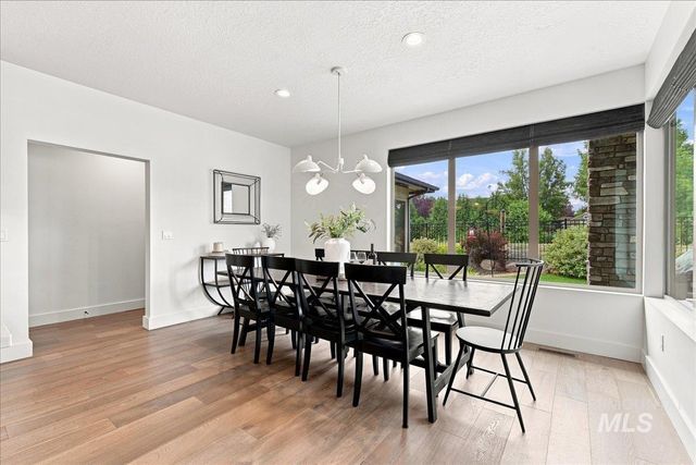 4601 E Copper Point Dr, Meridian, ID 83642