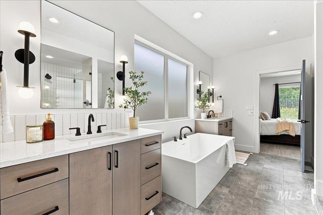4601 E Copper Point Dr, Meridian, ID 83642