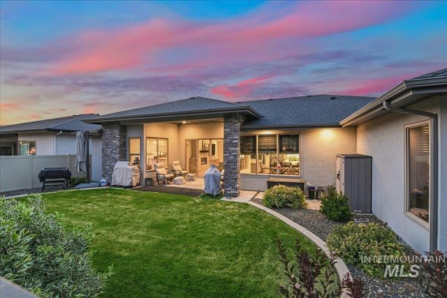 4601 E Copper Point Dr, Meridian, ID 83642