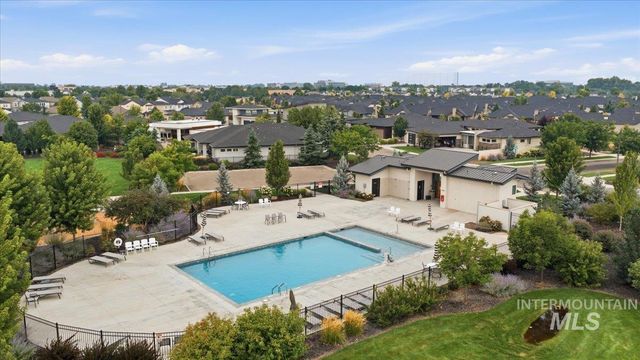 4601 E Copper Point Dr, Meridian, ID 83642