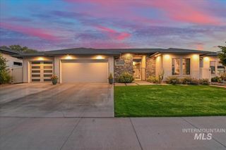 4601 E Copper Point Dr, Meridian, ID 83642