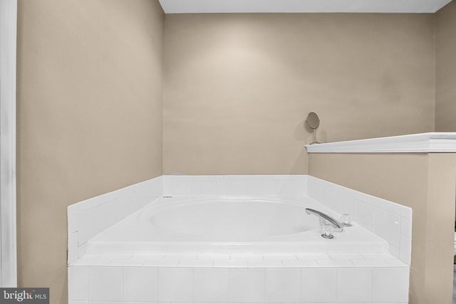 106 WEAVER DR, Marlton, NJ 08053