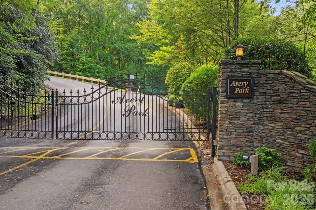 455 Blue Mist Way, Arden, NC 28704
