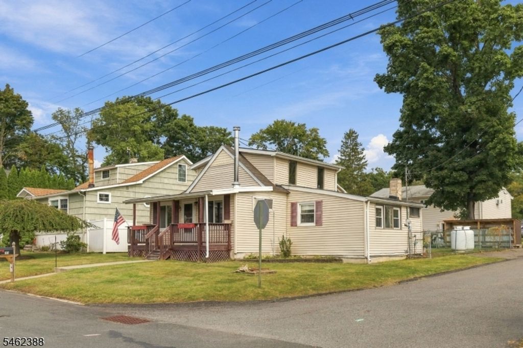 33 Schwarz Blvd, Jefferson Twp., NJ 07849 — photo 5