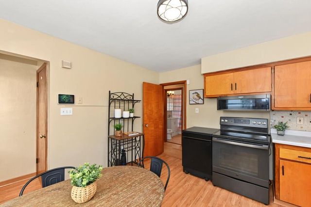 8048 W Herbert AVENUE, Milwaukee, WI 53218